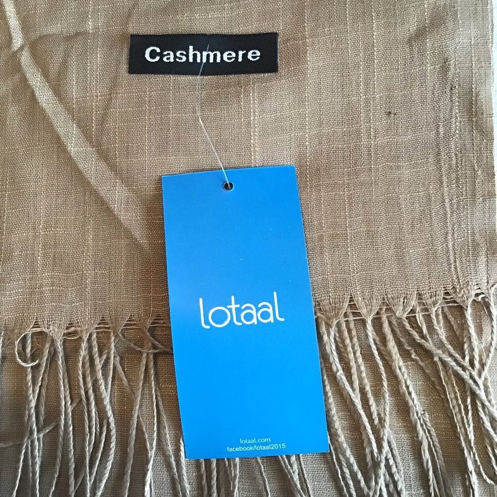 NWT Cashmere wrap/scarf - Picture 2 of 4